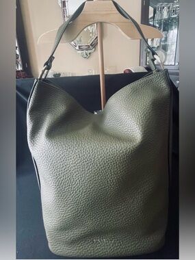 “FIORELLI” 🇮🇹 Olive Green Pebbled Leather Bucket Bag